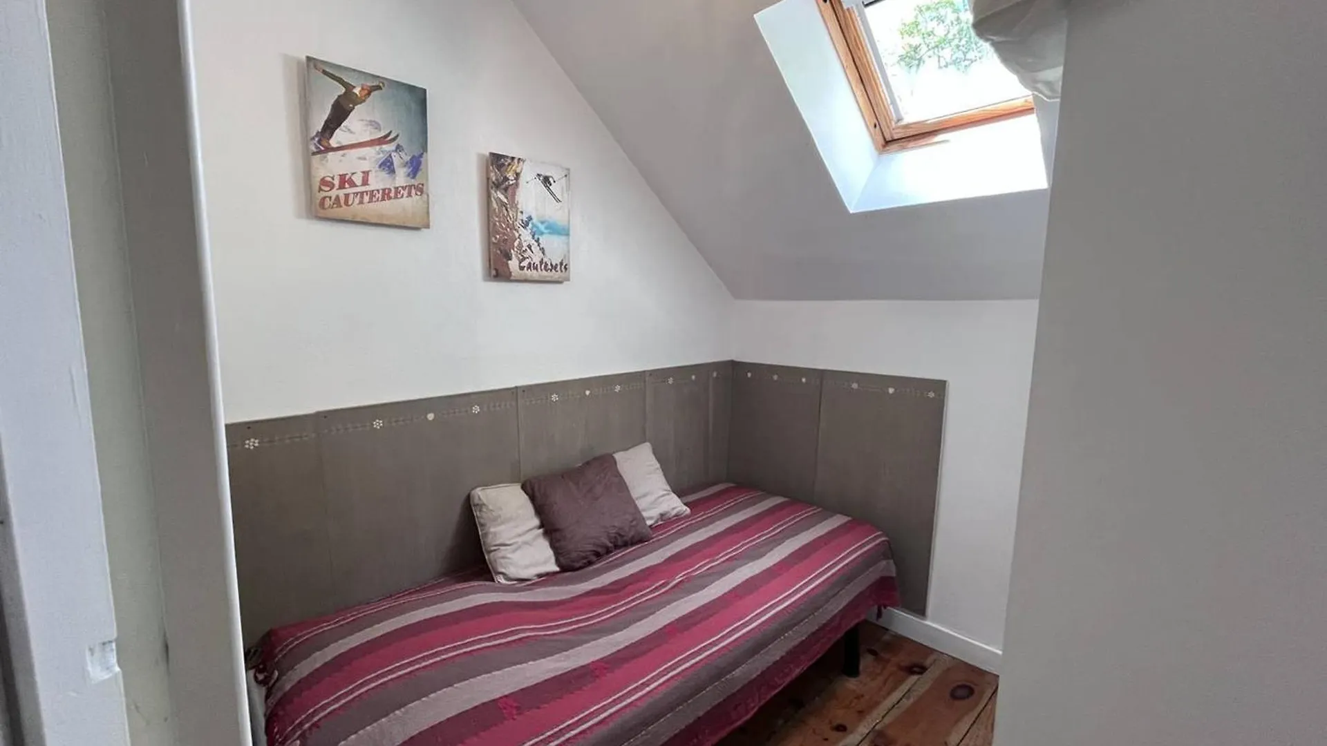Hébergement de vacances Maison De Charme 5 Chambres, Jardin Central A Cauterets - Fr-1-812-133